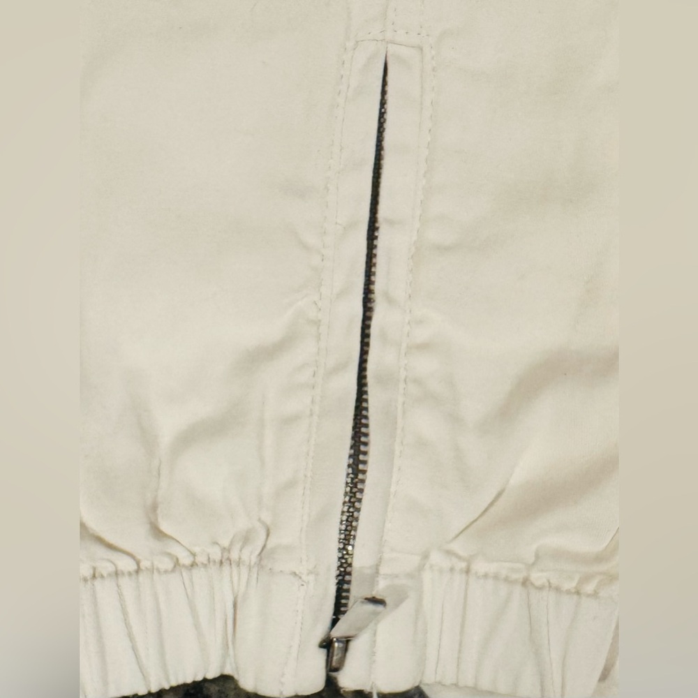 Lisa Rinna Collection White Cargo Pants - Picture 2 of 4